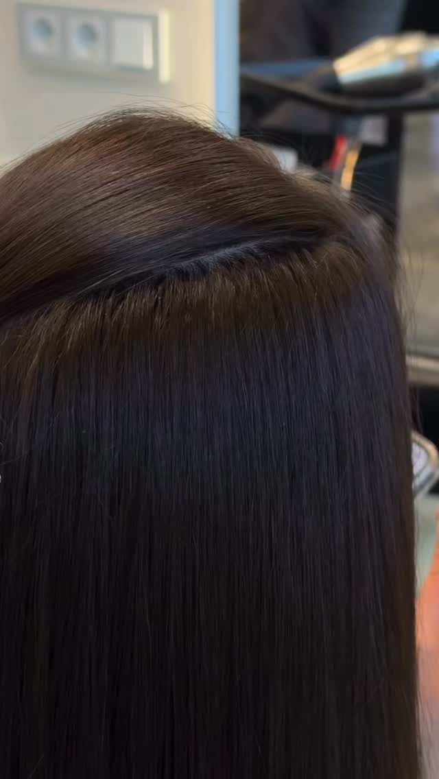 Detailaufnahme der feinen Micro Keratin Bondings im Eigenhaar